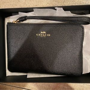 NWT Coach Corner Zip wristlet